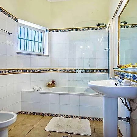 Hotel Rebela